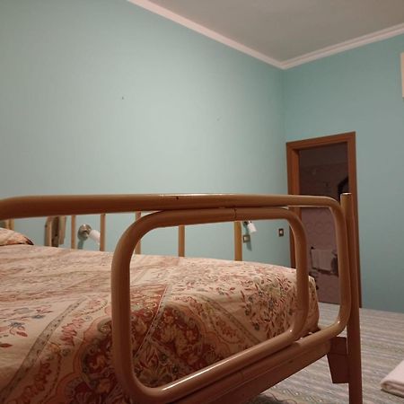 Hotel Toschi Лідо-ді-Классе Екстер'єр фото