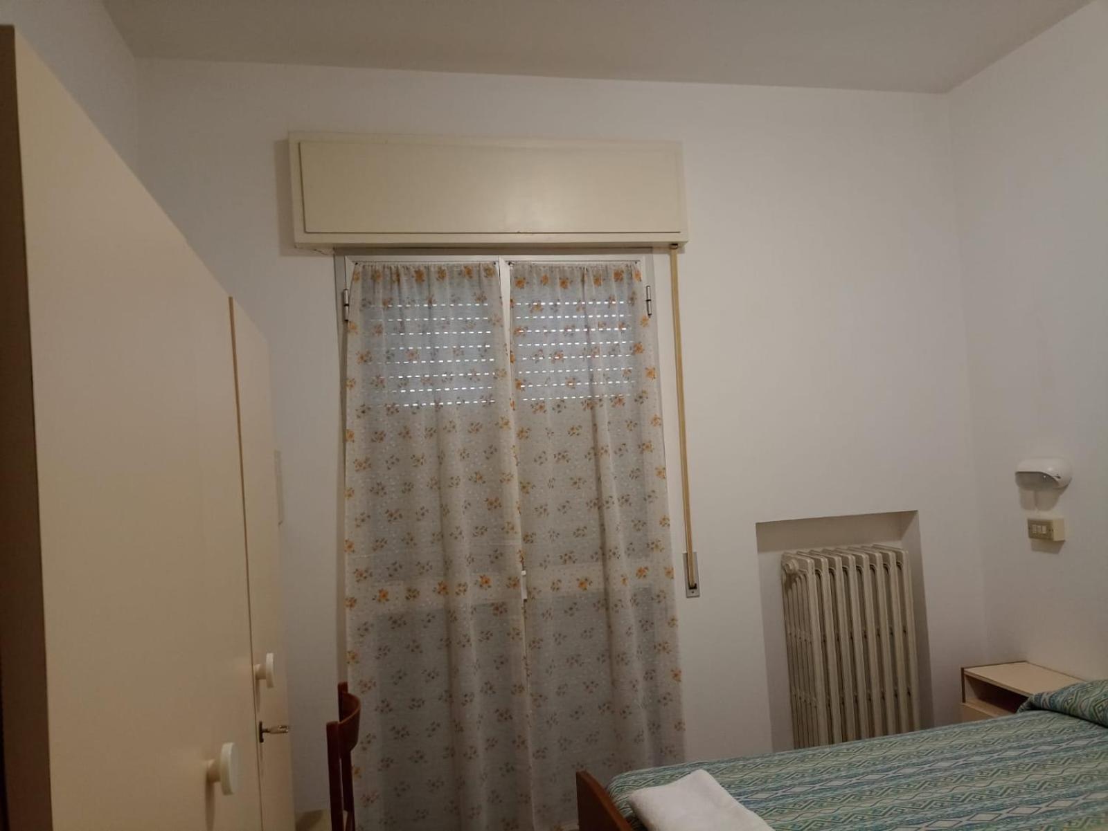 Hotel Toschi Лідо-ді-Классе Екстер'єр фото